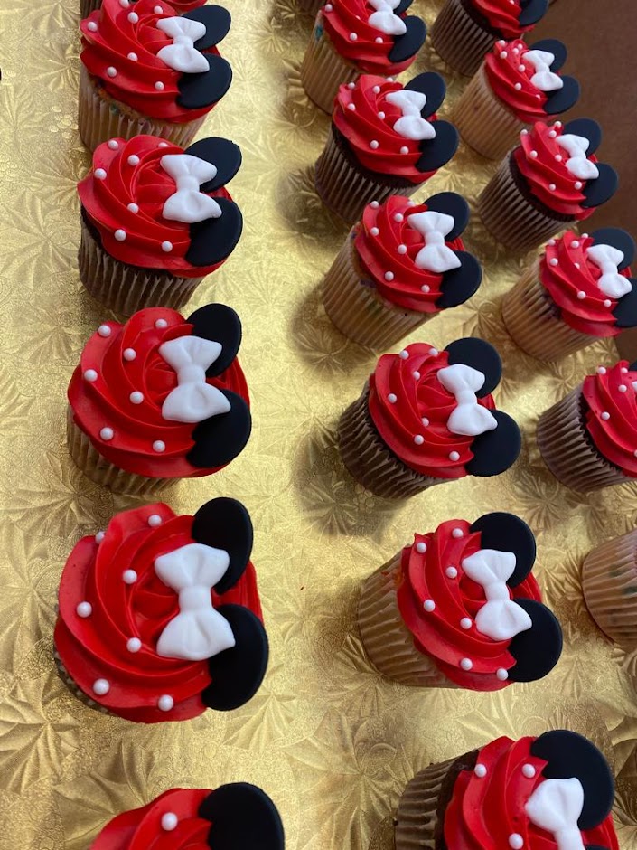 Custom Decorated Cupcakes – Saints and Sinners Bakeshop